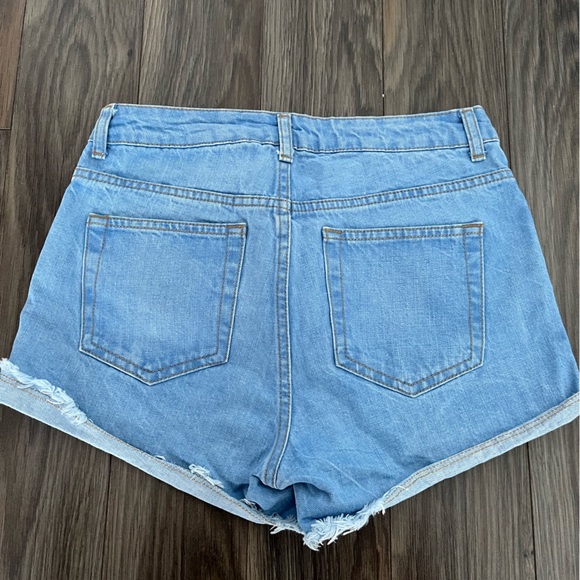 TOPSHOP women’s jean shorts W28 - Picture 3 of 3